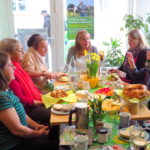 Beim Frühstück im Wahlkreisbüro in Bretten zum Thema 100 Jahre Frauenwahlrecht mit Frauen aus verschiedenen Generationen